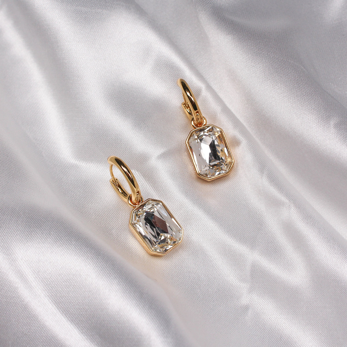 SADIE EARRINGS - Black & Bloom