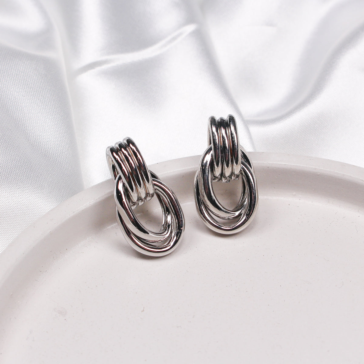 JADE EARRINGS SILVER - Black & Bloom