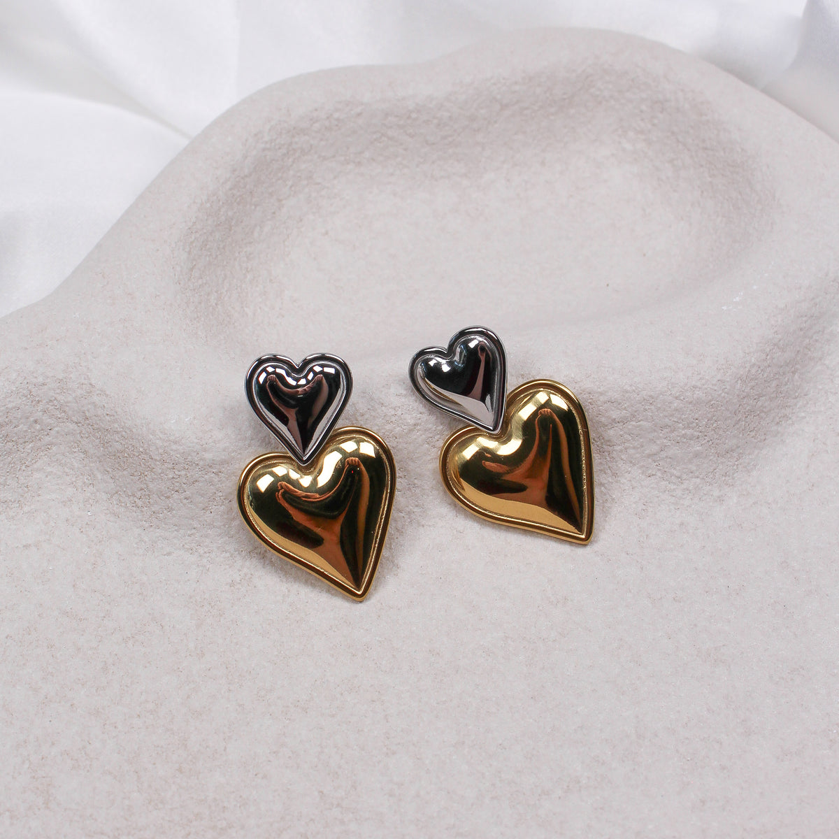 AMOUR EARRINGS - Black & Bloom