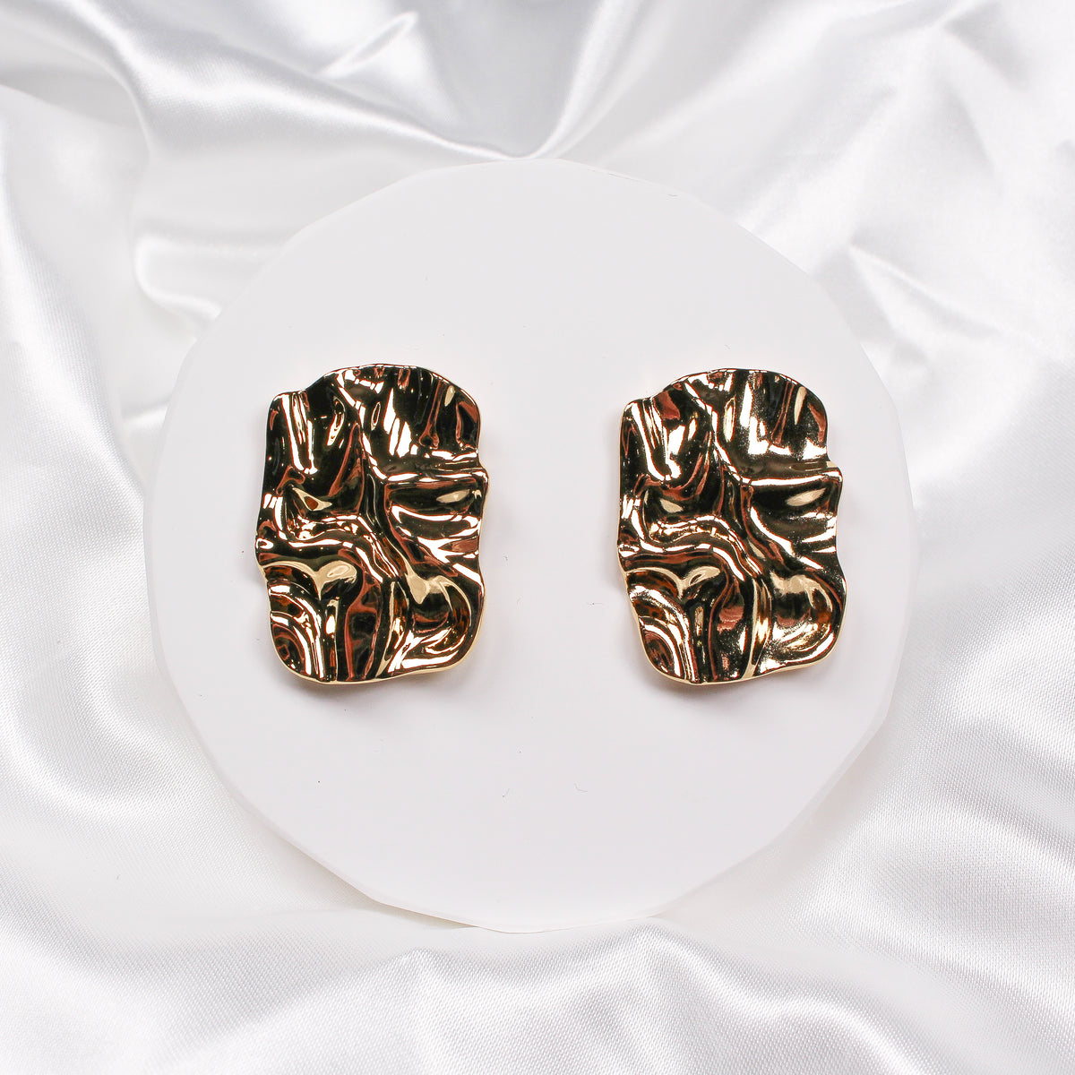 INAYA EARRINGS GOLD - Black & Bloom