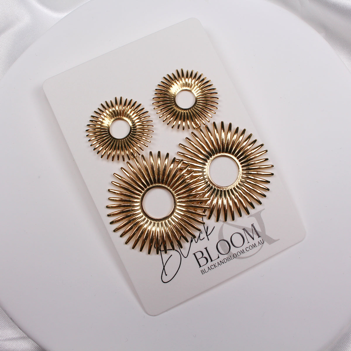 IRIS EARRINGS - Black & Bloom
