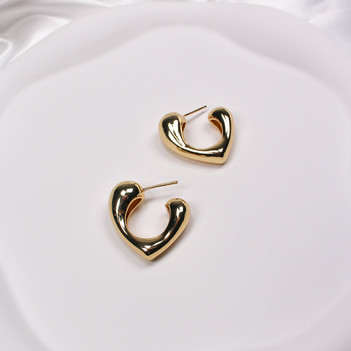 HART EARRINGS - Black & Bloom