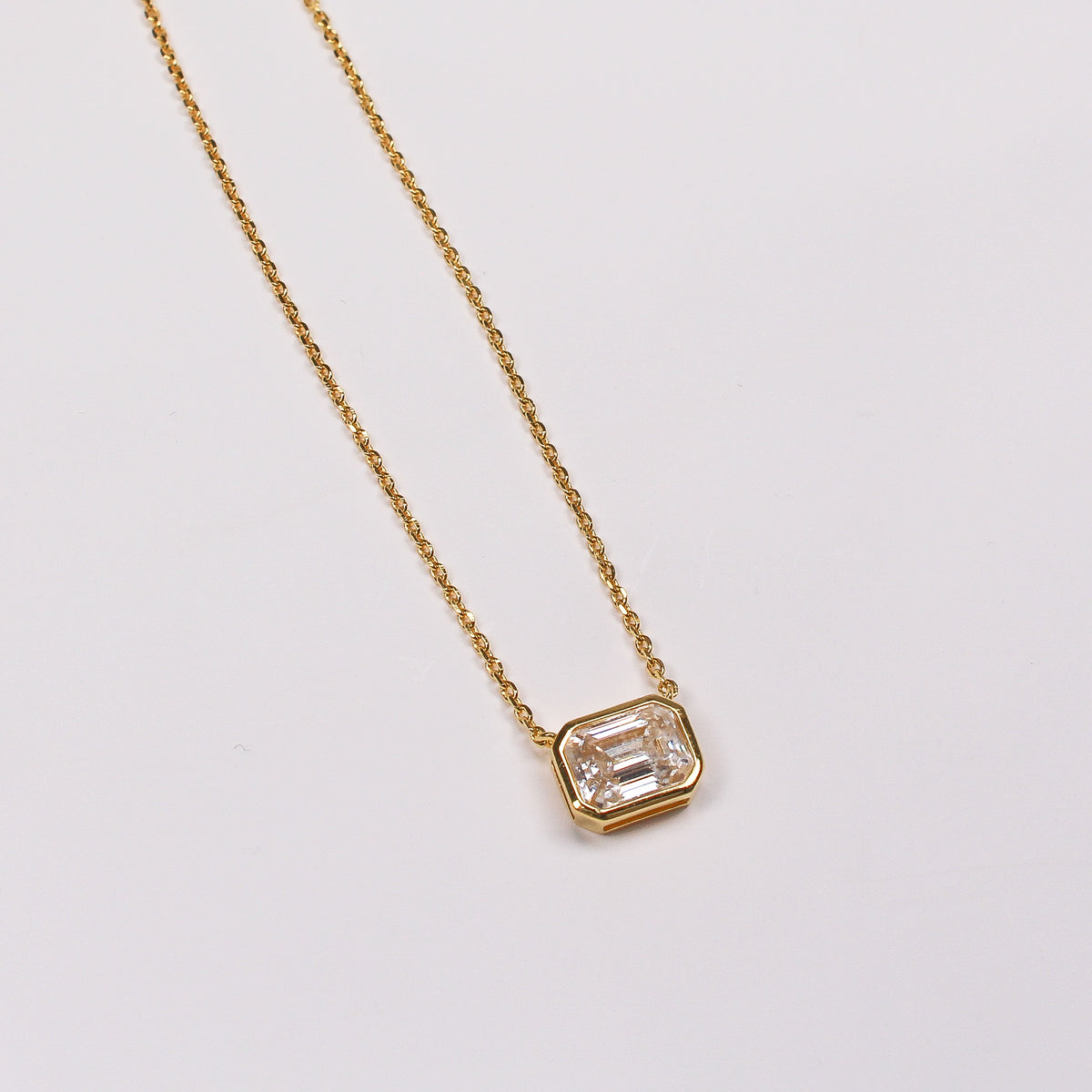 EMERALD BEZEL NECKLACE - Black & Bloom