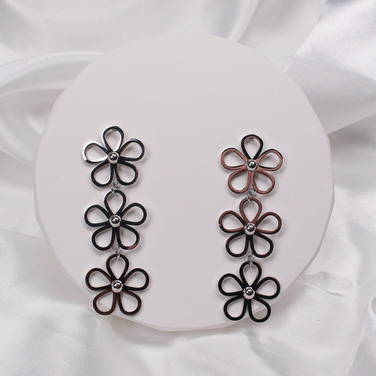FLEUR EARRINGS - SILVER - Black & Bloom