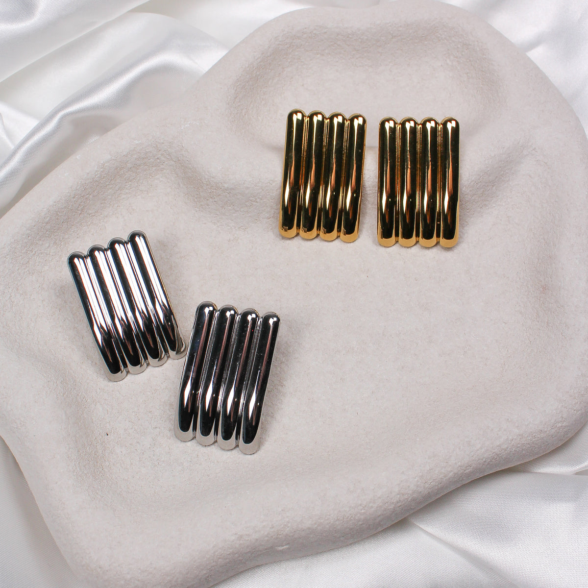 LILY EARRINGS - GOLD - Black & Bloom