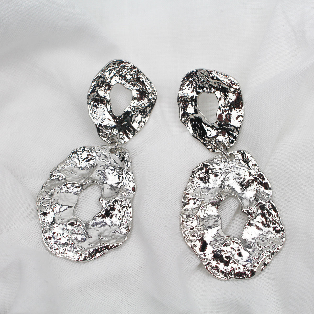 SORRENTO EARRINGS SILVER - Black & Bloom