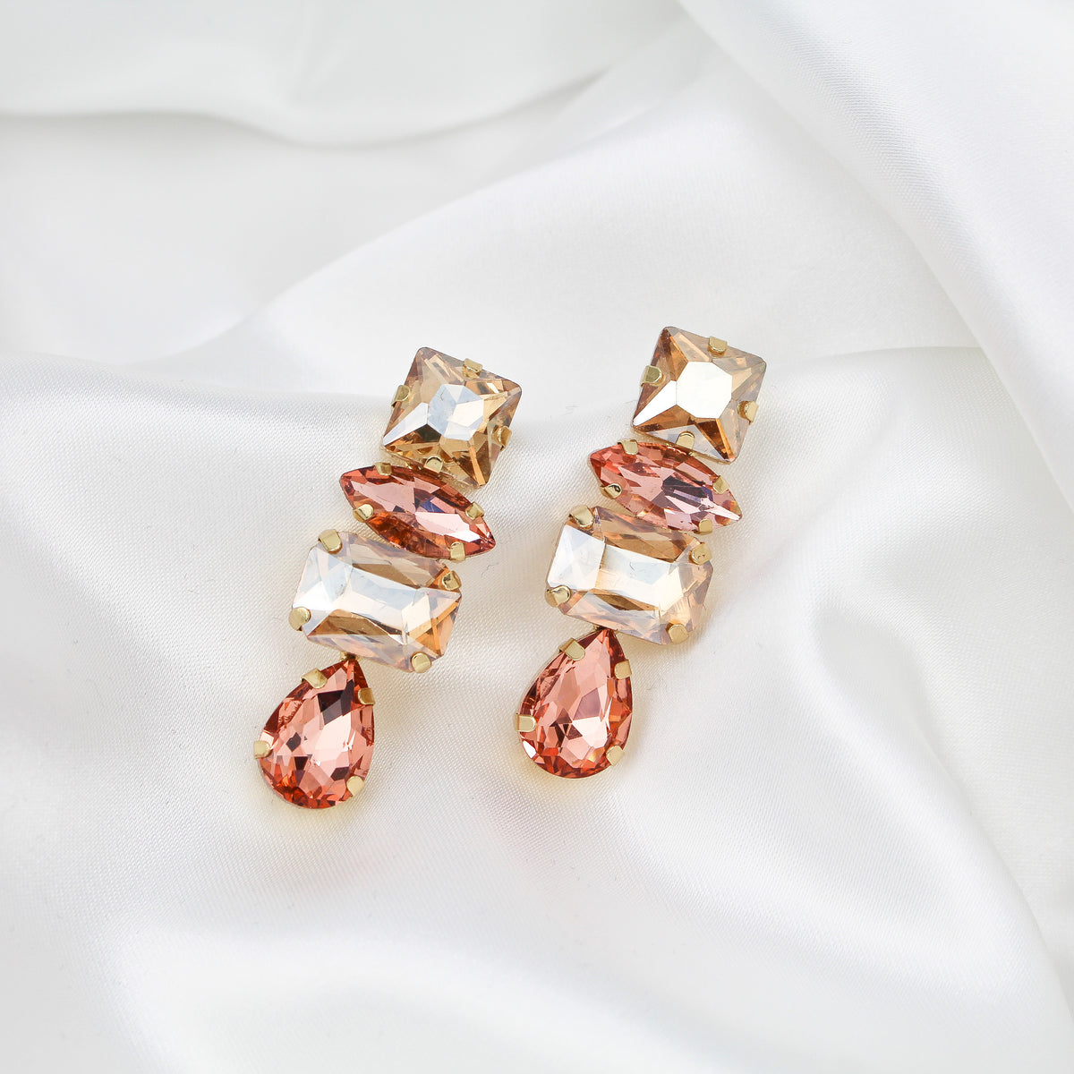 AUDREY EARRINGS GOLD - Black & Bloom